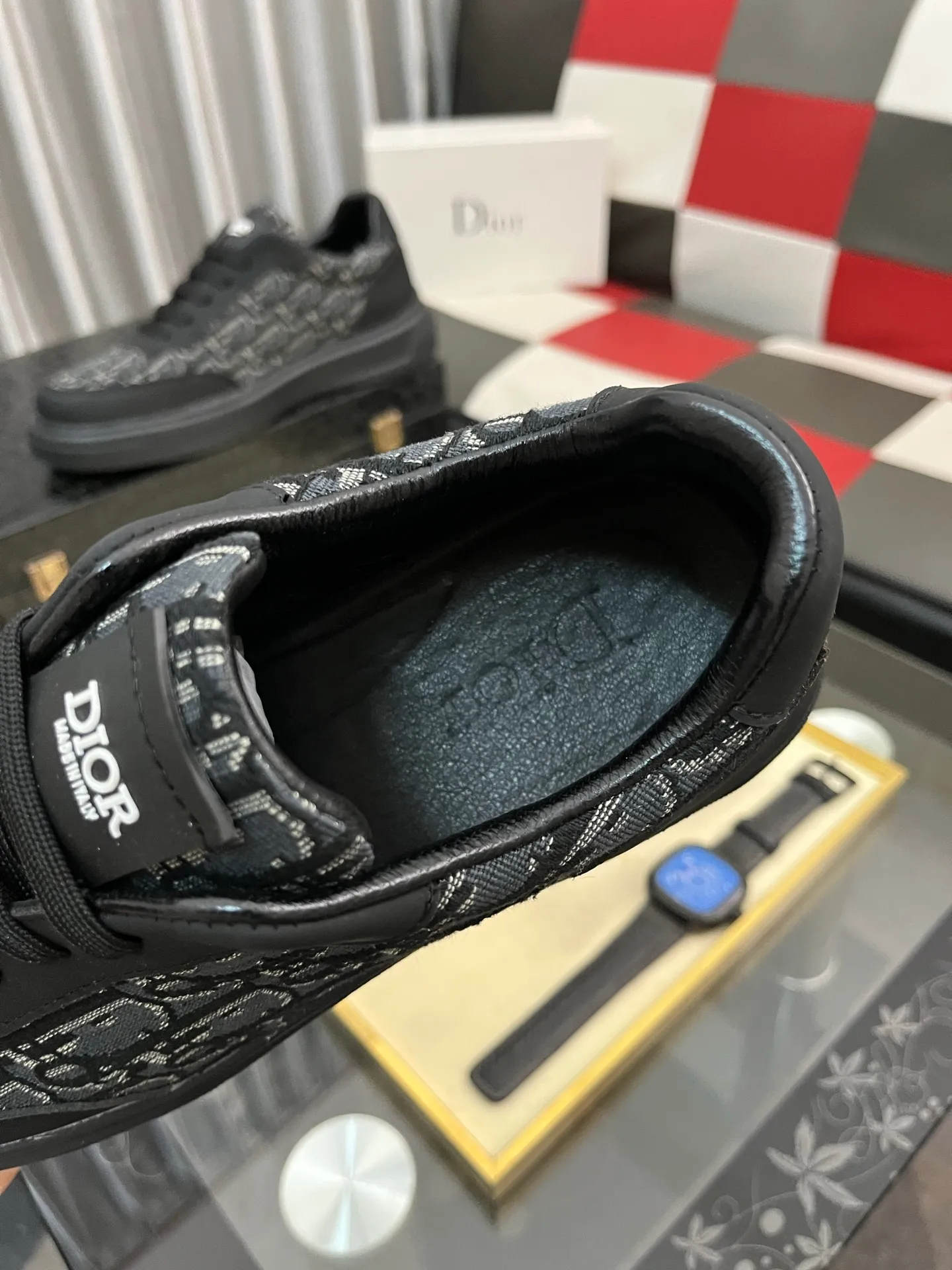Men's shoes 💰400⌚️⌚️【Dior*DIAO】original quality.~ Unique modern style sneakers. 🏃A must-have casual shoe for trendy men😍😍 Original brand imported from Italy, imported original leather, sheep lining (refuses to discolor and grind feet) Sole: Original sole provided by the original factory, French lazy style design ⚠️Fit to the feet Original quality code number: 38-443️⃣Colors available